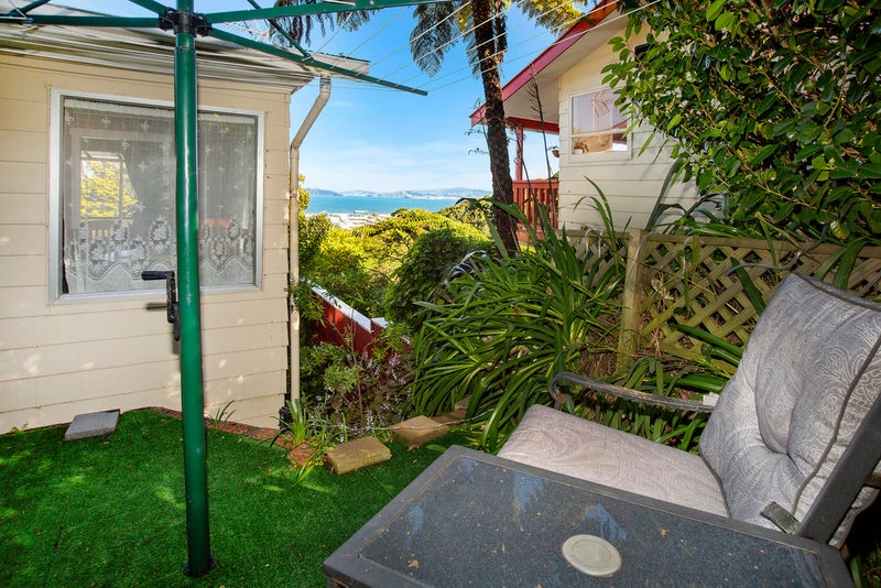 9 Hibiscus Grove, Maungaraki, Lower Hutt - Carousel 17