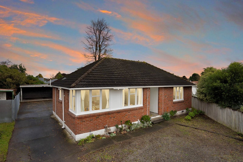 8 Hendon Place, West End, Palmerston North - Carousel 1