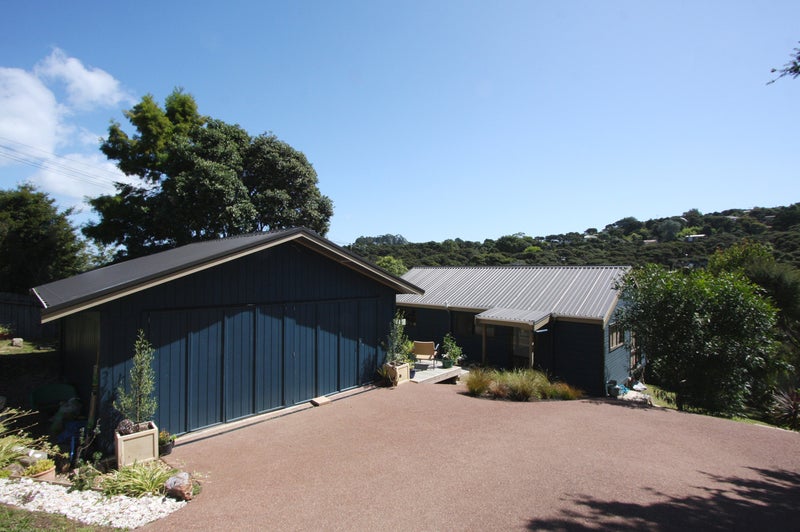 40 Albert Crescent, Ostend, Waiheke Island - Carousel 1