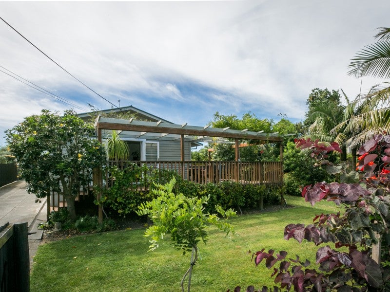10 Rogers Road, Bay View, Napier - Carousel 1