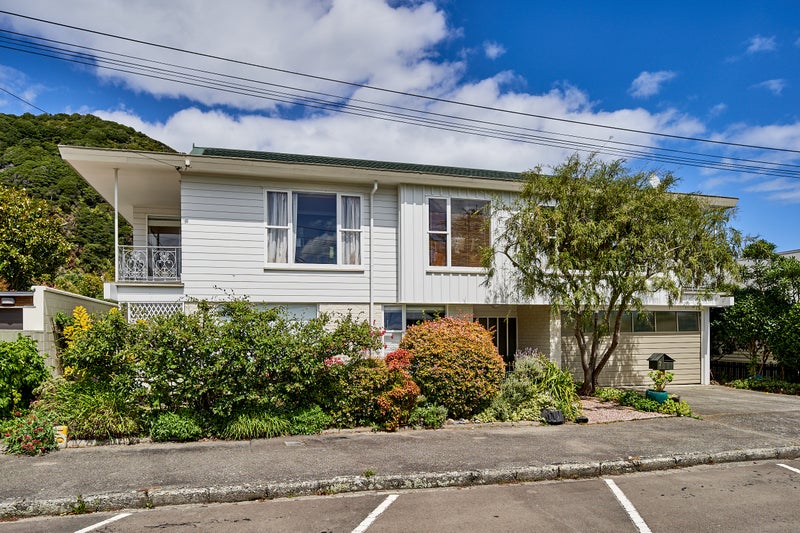7 Ngaio Street, Eastbourne, Lower Hutt - Carousel 1