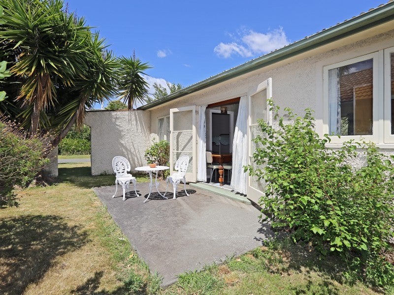 54 Gillies Crescent, Waimārama - Carousel 1