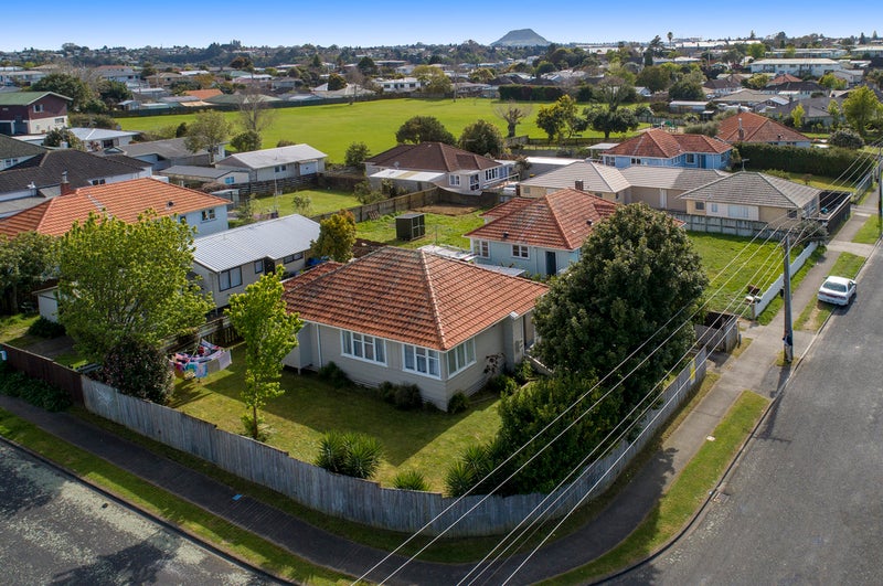 25 Anzac Road, Gate Pa, Tauranga - Carousel 1