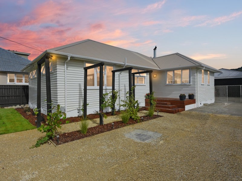 1043 Fergusson Drive, Clouston Park, Upper Hutt - Carousel 1