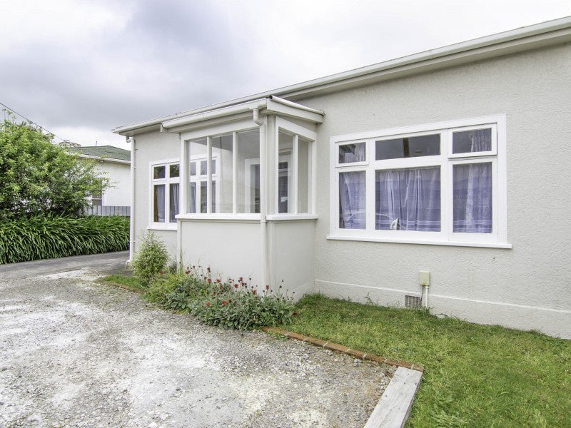 11 Wellesbourne Street, Palmerston North, Palmerston North - Carousel 1