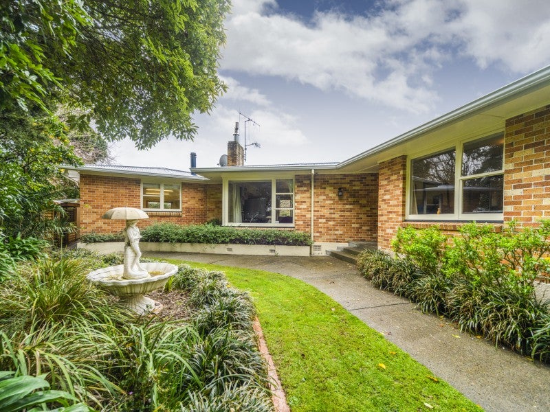 39 St Albans Avenue, Hokowhitu, Palmerston North - Carousel 2