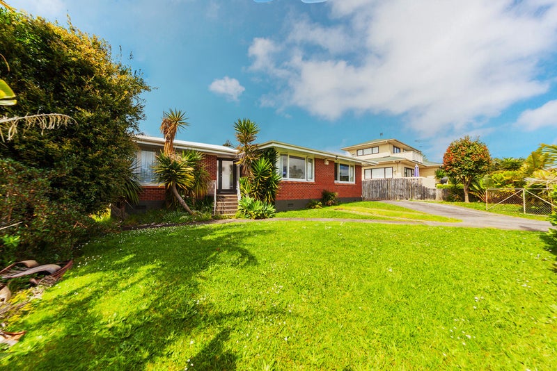 60 Bradbury Road, Botany Downs, Auckland - Carousel 2