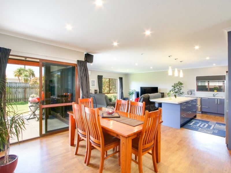 8 Bowen Place, Tamatea, Napier - Carousel 2