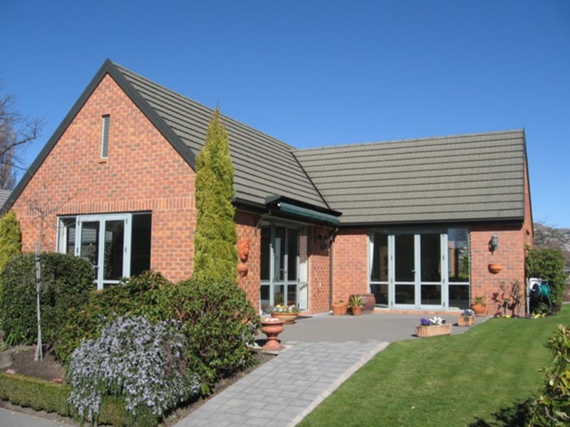 7 Acorn Close, Waltham, Christchurch - Carousel 1