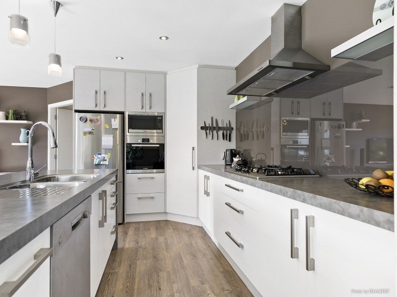 22 Cresswell Place, Johnsonville, Wellington - Carousel 2