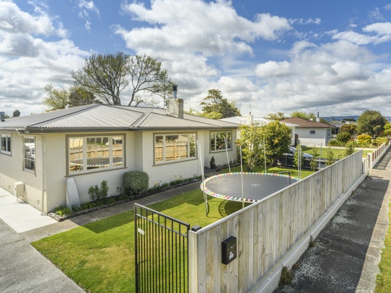 17 Forbury Avenue, Takaro, Palmerston North - Carousel 21