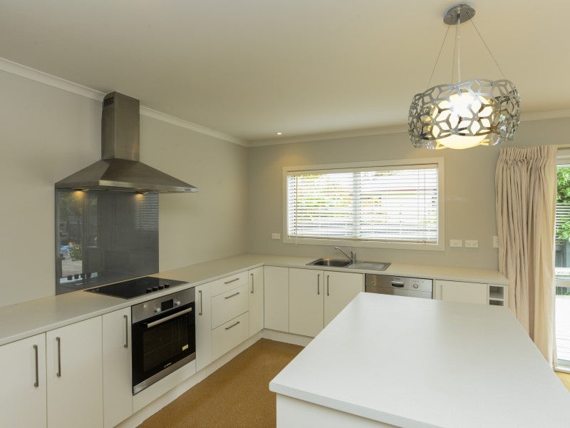 105B Barden Street, Mayfair, Hastings - Carousel 2