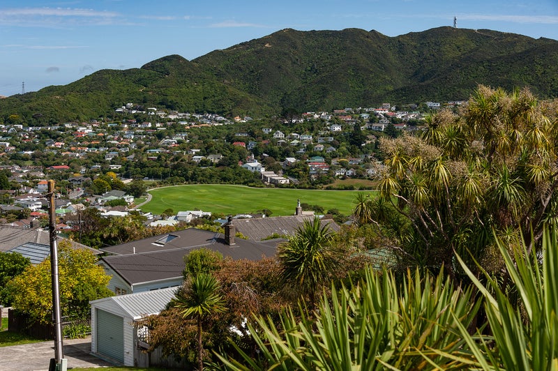 20 Montgomery Avenue, Karori, Wellington - Carousel 2