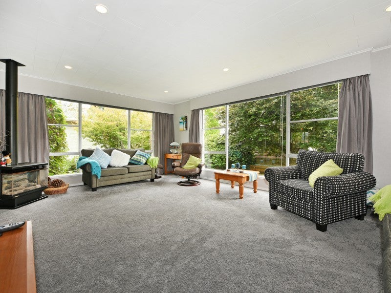 8B Arnot Avenue, Clouston Park, Upper Hutt - Carousel 2