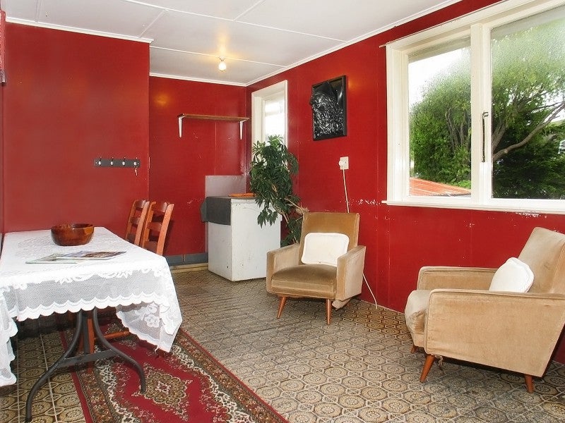 6 Paenui Street, Titahi Bay, Porirua - Carousel 2