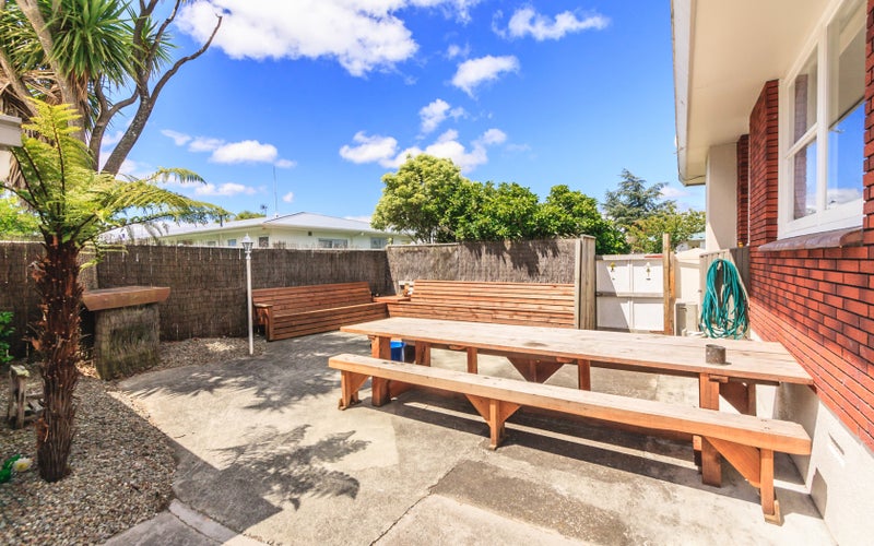 8 Pencarrow Street, Highbury, Palmerston North - Carousel 19