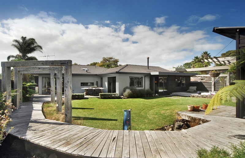 7 Holly Way, Sunnyhills, Auckland - Carousel 2