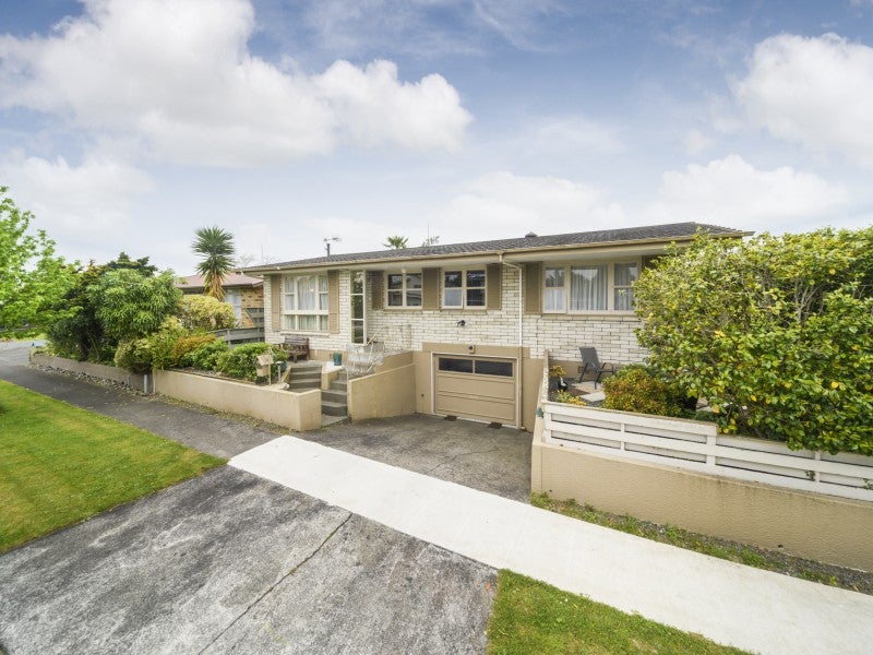 22 Anaru Place, Awapuni, Palmerston North - Carousel 1
