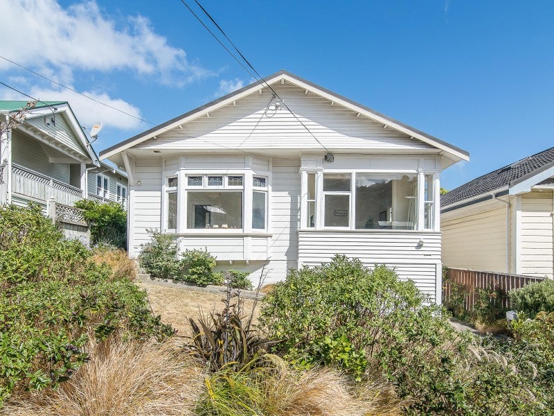 11 Hohiria Road, Hataitai, Wellington - Carousel 1