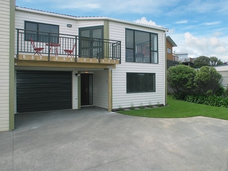 29 Pelorous Street, Paparangi, Wellington - Carousel 2