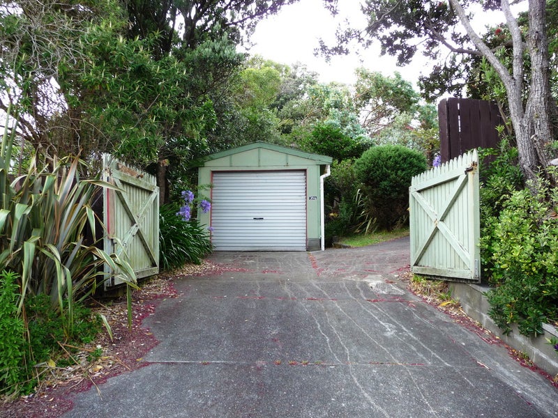 20 Whanake Street, Titahi Bay, Porirua - Carousel 21