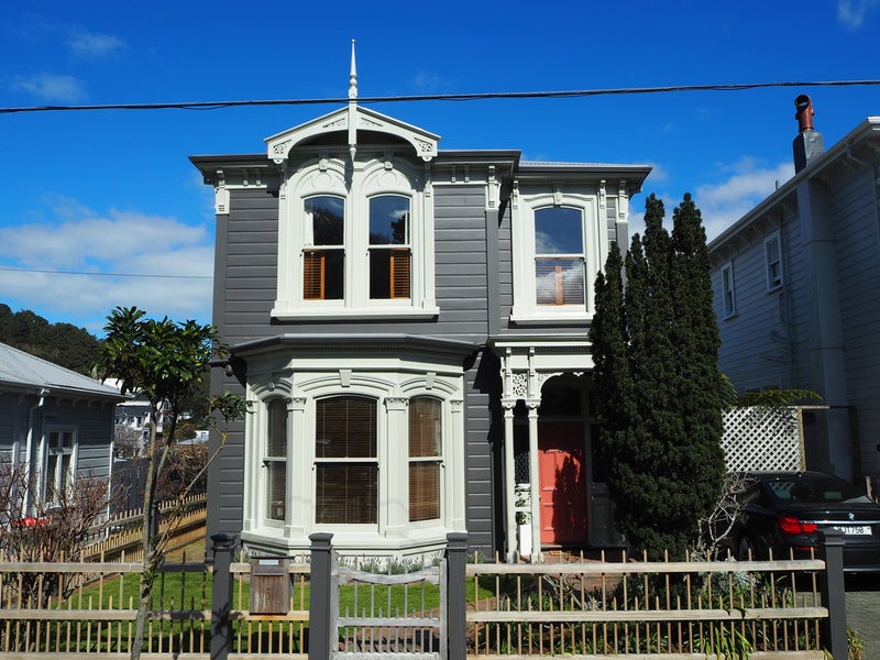 6 Stafford Street, Mount Victoria, Wellington - Carousel 1