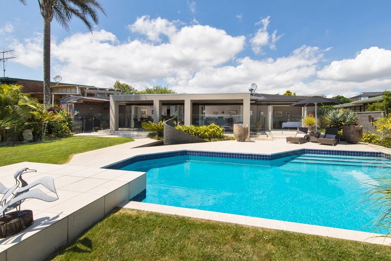 60 Bramley Drive, Farm Cove, Auckland - Carousel 2