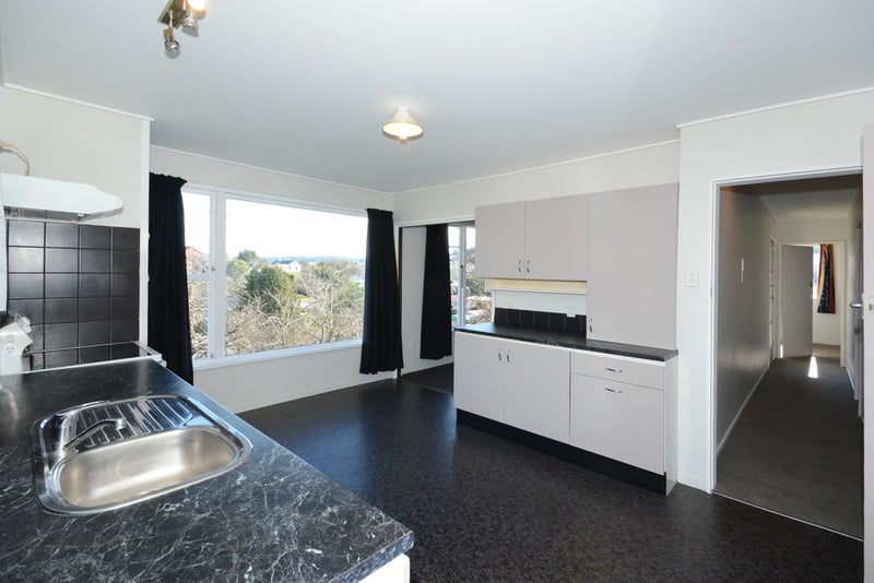 20 Quarry Road, Green Island, Dunedin - Carousel 1