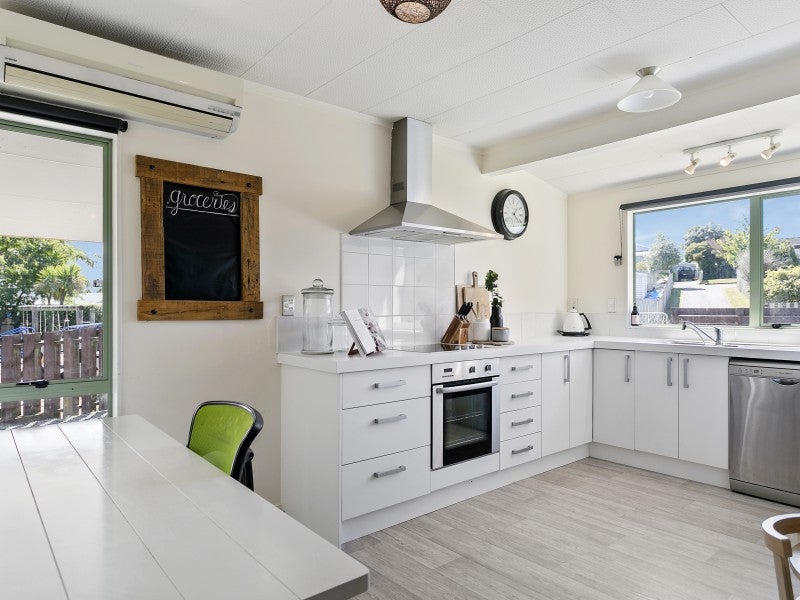 15 Kiddle Drive, Hilltop, Taupo - Carousel 2