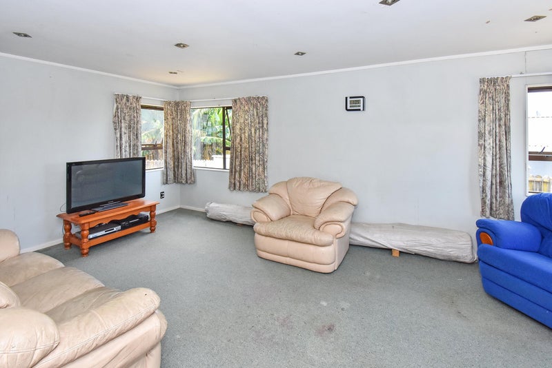 2/6 Kirklow Place, Goodwood Heights, Auckland - Carousel 2