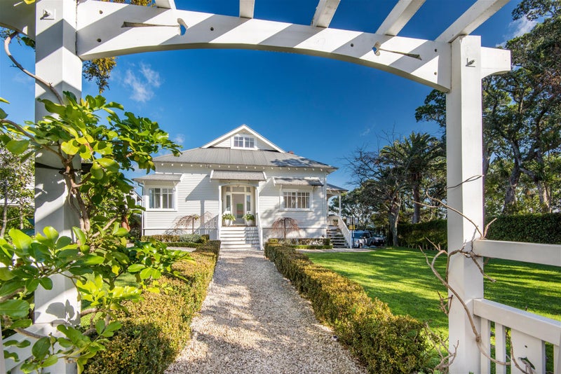 13 SECOND AVE, Stanley Point, Auckland - Carousel 1