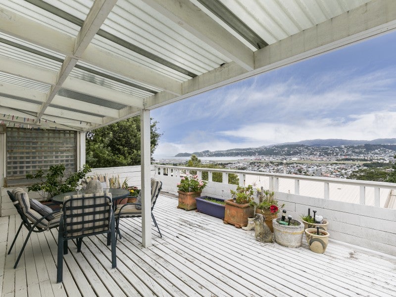 43 Seatoun Heights Road, Seatoun, Wellington - Carousel 1