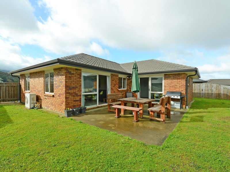 5 Citrine Grove, Timberlea, Upper Hutt - Carousel 1