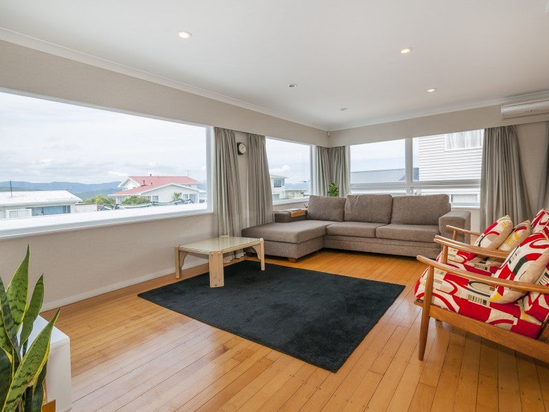 24 Maple Grove, Maungaraki, Lower Hutt - Carousel 2