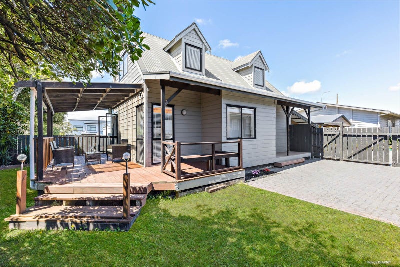 238A Mount Albert Road, Sandringham, Auckland - Carousel 1
