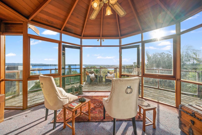 35 Hadfield Street, Beach Haven, Auckland - Carousel 2