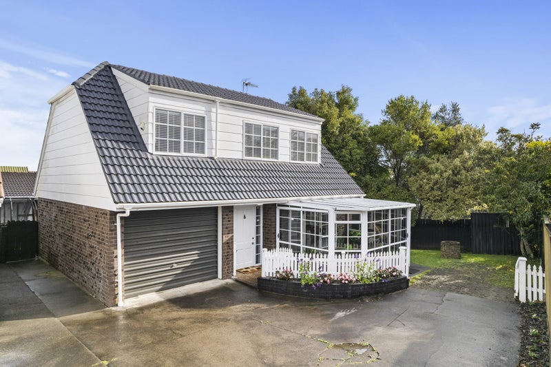 2/73 Botany Road, Botany Downs, Auckland - Carousel 1