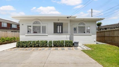 88 Owairaka Avenue, Mount Albert, Auckland - Carousel 1