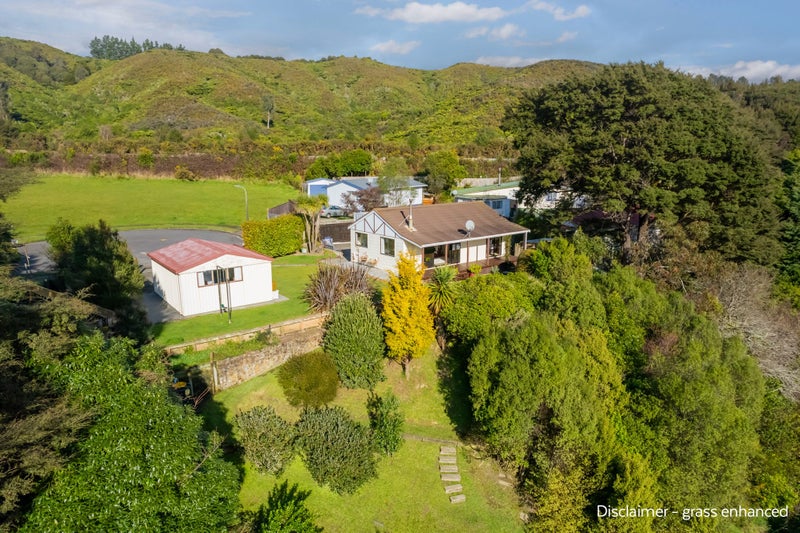 20 Oaklands Grove, Clouston Park, Upper Hutt - Carousel 21