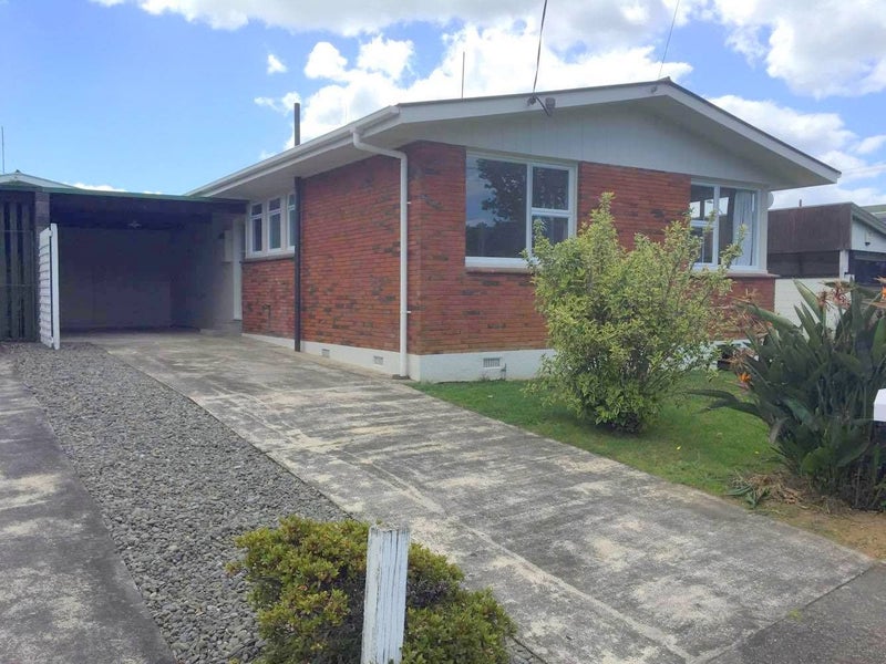 3 Andrew Place, Otumoetai, Tauranga - Carousel 1