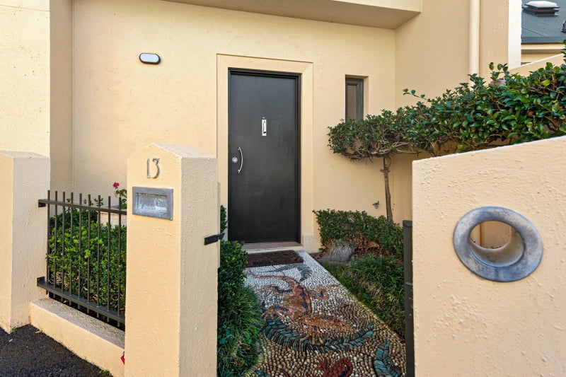 13/102 Grantham Street, Hamilton Central, Hamilton - Carousel 12