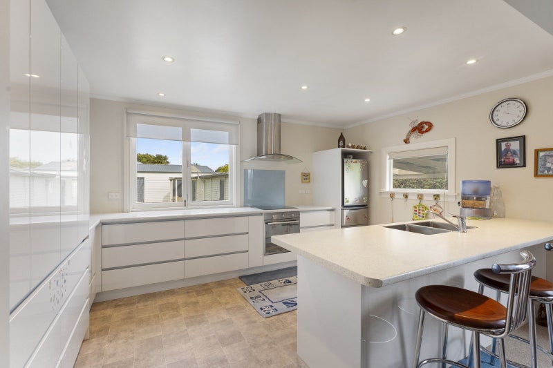 28 Boydfield Street, Whanganui East, Whanganui - Carousel 1