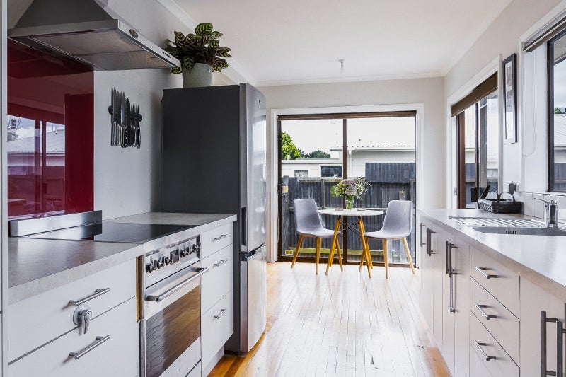 27 Clarence Cox Crescent, Pirimai, Napier - Carousel 2