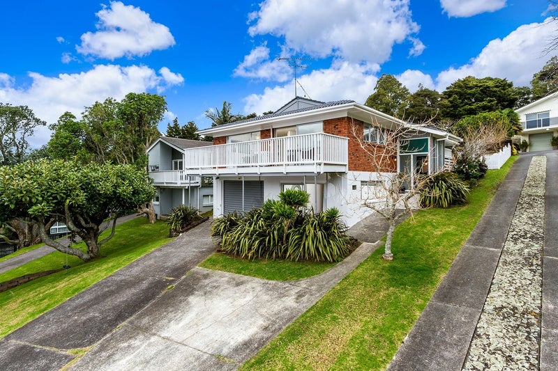 12 Gretel Place, Hillcrest, Auckland - Carousel 1