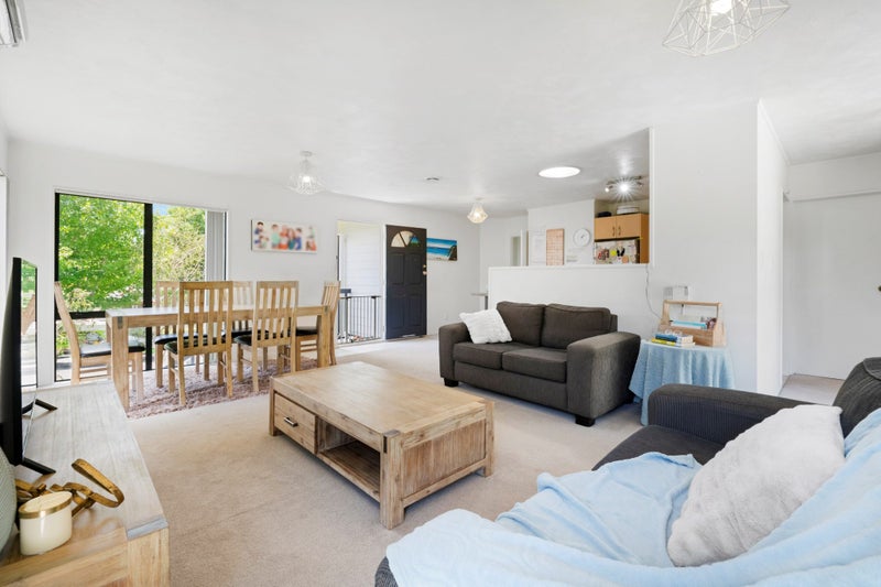 56 Unsworth Drive, Unsworth Heights, Auckland - Carousel 2