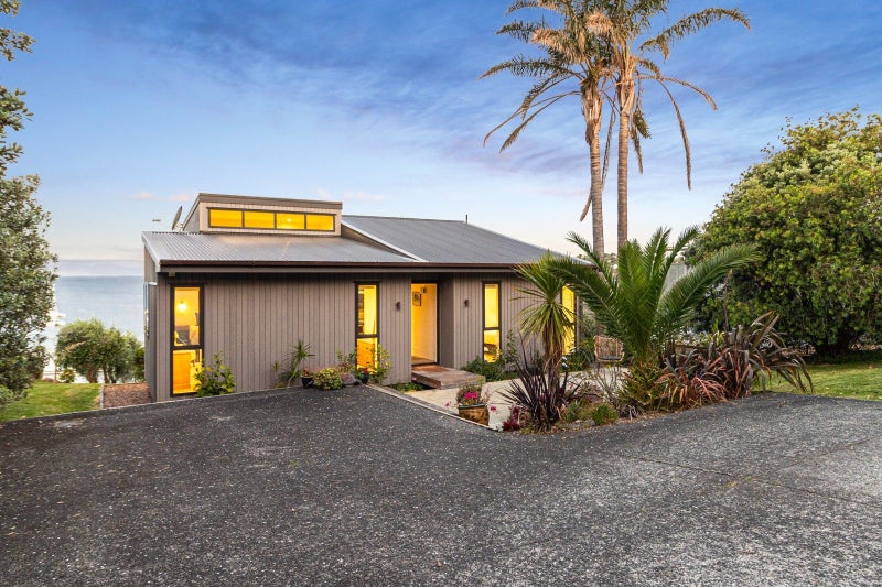 27 Waikare Road, Oneroa, Waiheke Island - Carousel 2