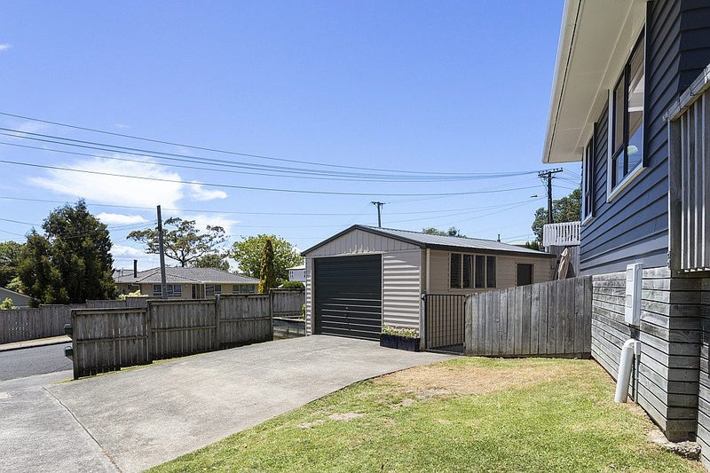7A Lex Avenue, Green Bay, Auckland - Carousel 15