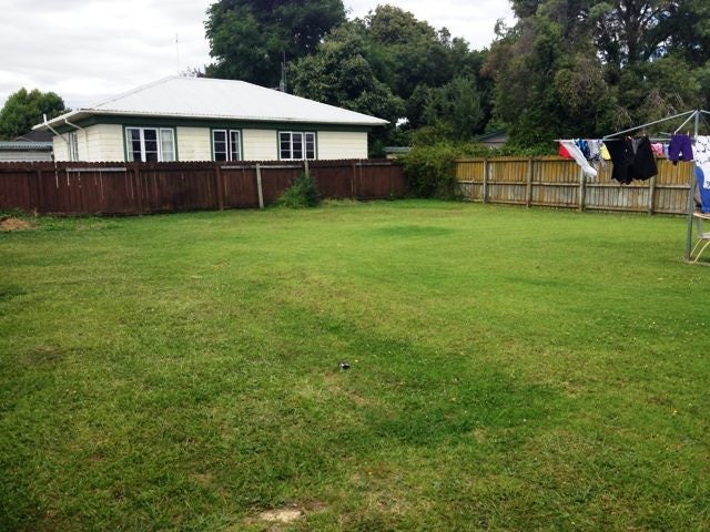 80 Marshall Street, Fairfield, Hamilton - Carousel 2