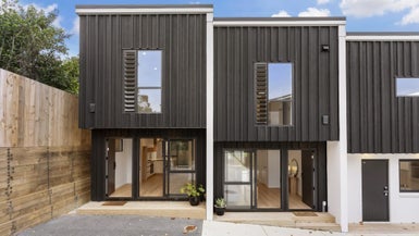 72D Weatherly Road, Torbay, Auckland - Carousel 1