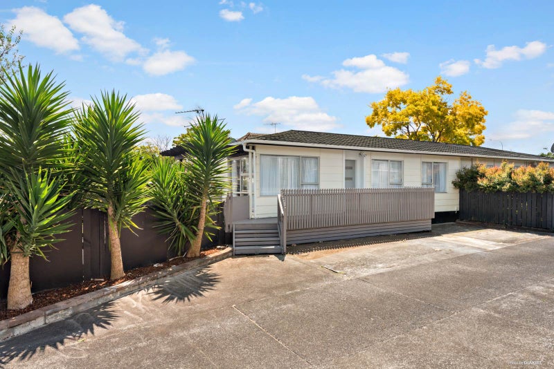 1/27 Waimana Road, Conifer Grove, Takanini - Carousel 1